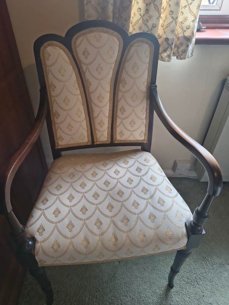 Vintage Wooden Armchair with Patterned Upholstery – Good Condition
