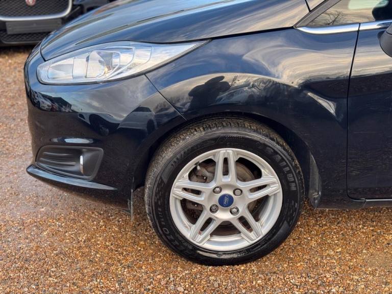 2013 Ford Fiesta 1.6 Zetec 5dr Powershift HATCHBACK PETROL Automatic