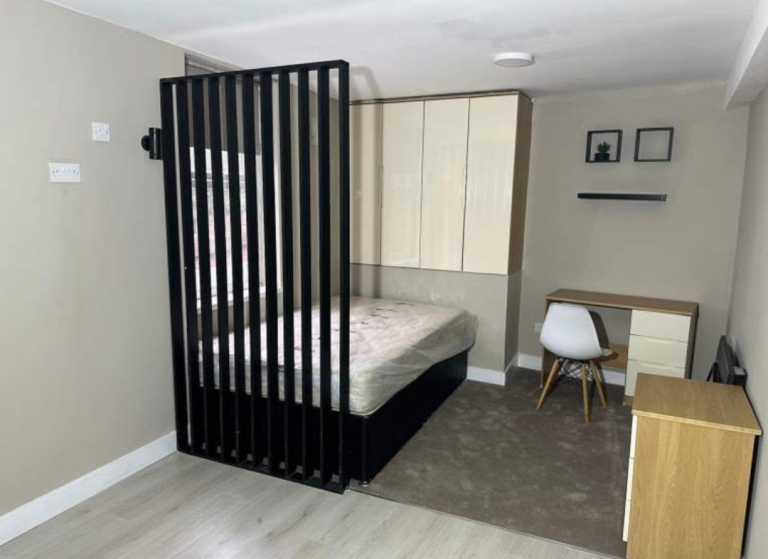 Modern Studio Flat | Furnished | Fitted Kitchen | Parking | Teignmouth Road, Selly Oak - B29