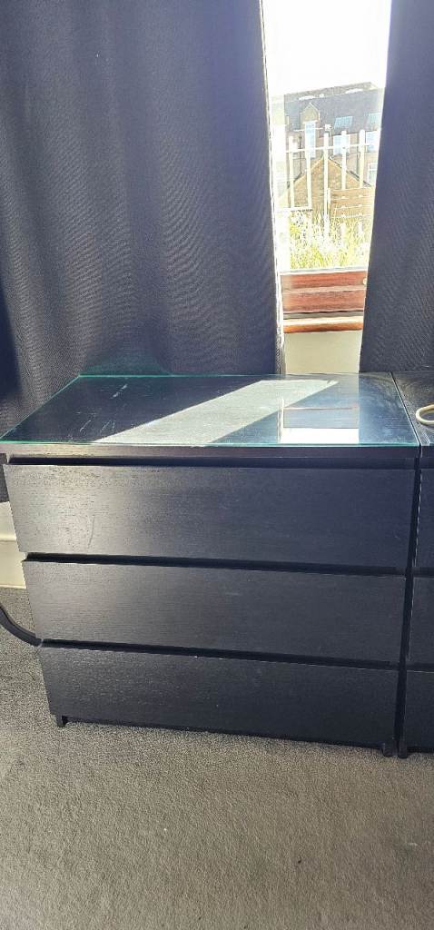 Malm Ikea dresser with Glass Top – Good Condition