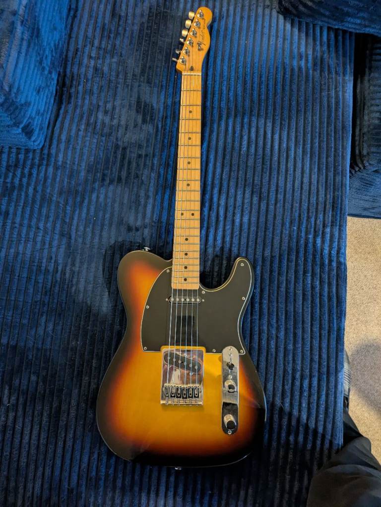 2004 Rickenbacker 330 Fireglo | in Airdrie, North Lanarkshire