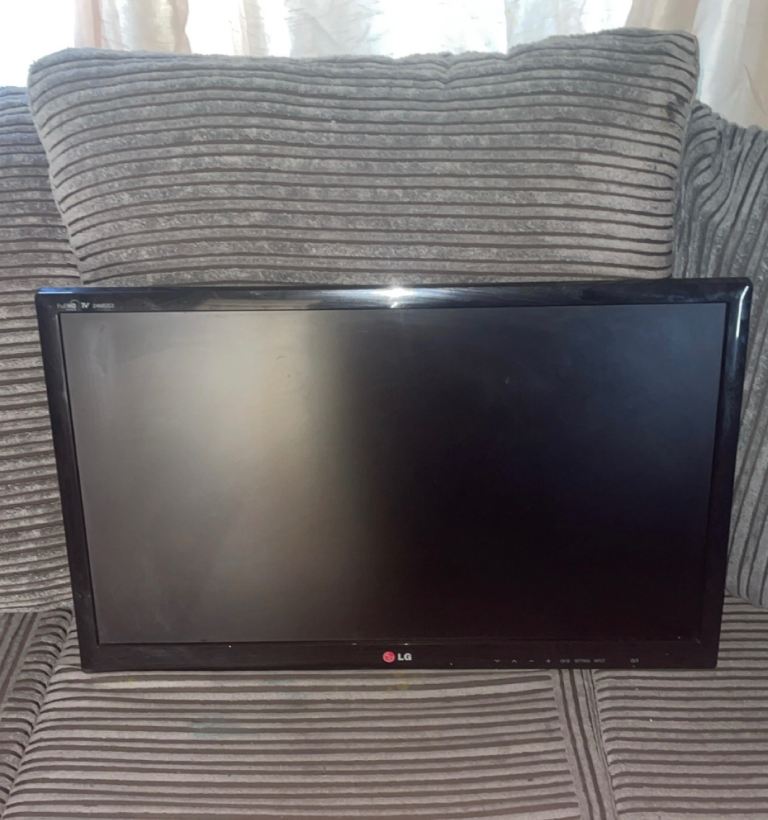 24” LG Smart TV