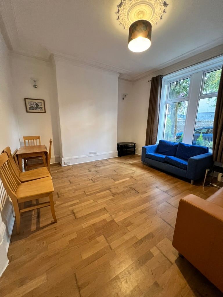 1 Bedroom Flat to Rent at Westend Rosemount area.