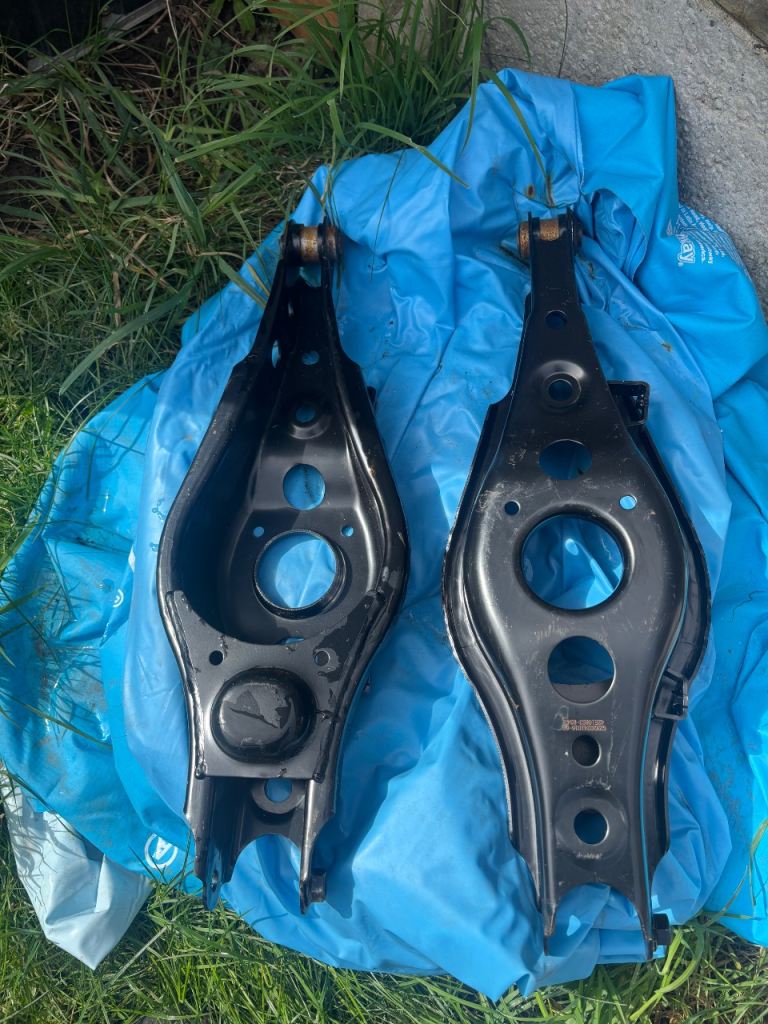 Lower suspension control arm