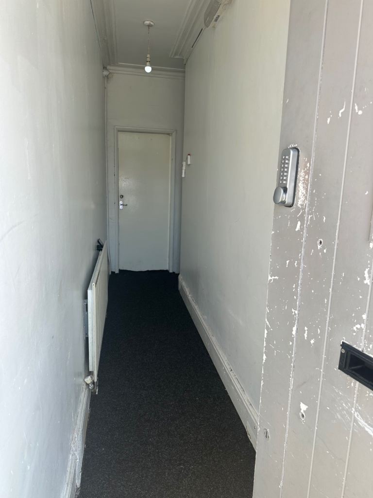Flat to Let