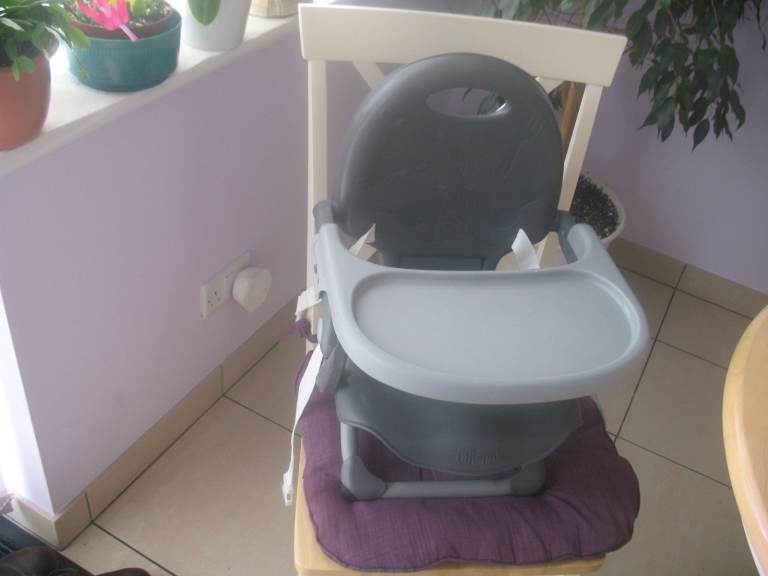 Baby dining booster seat