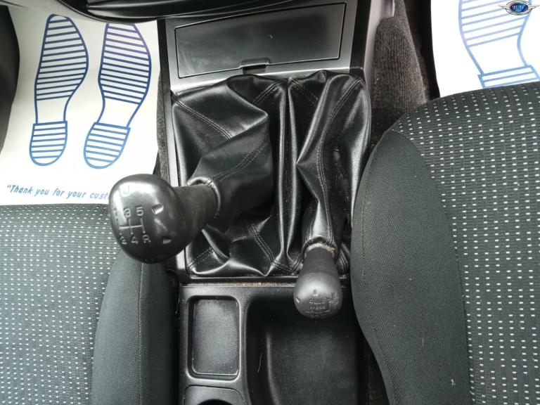 MITSUBISHI L200 2.5 DI-D Trojan Red Manual Diesel 2011