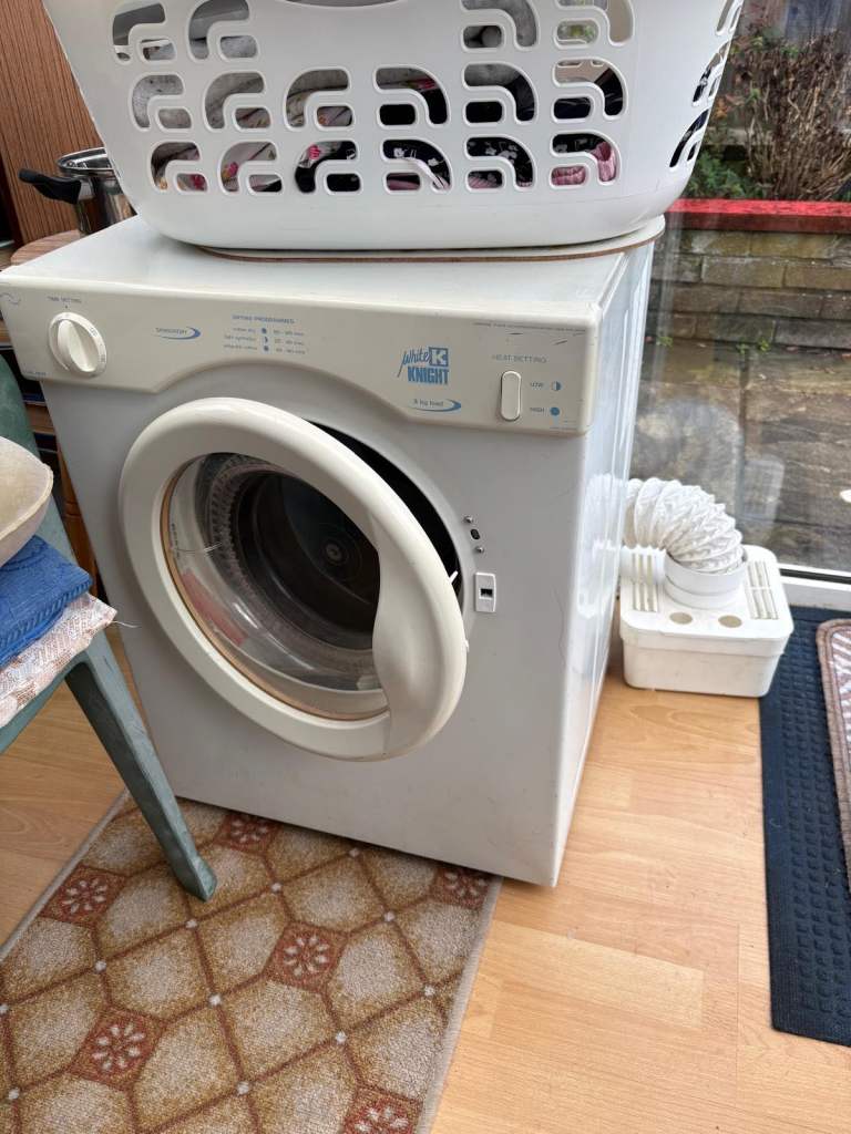 Small tumble dryer 
