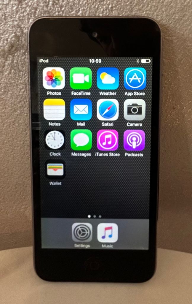 iPod Touch 64GB 5th Generation 