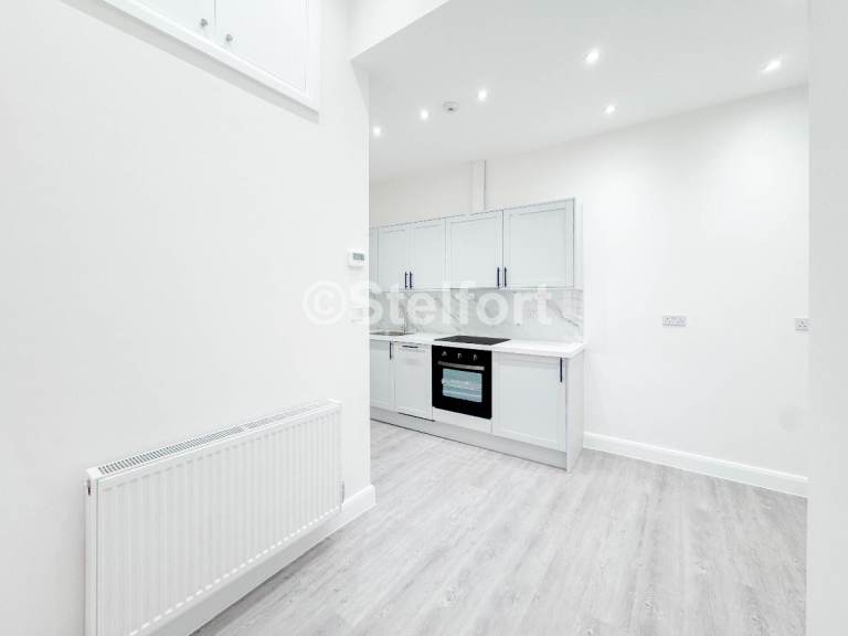1 bedroom flat in Archway Road, London N6