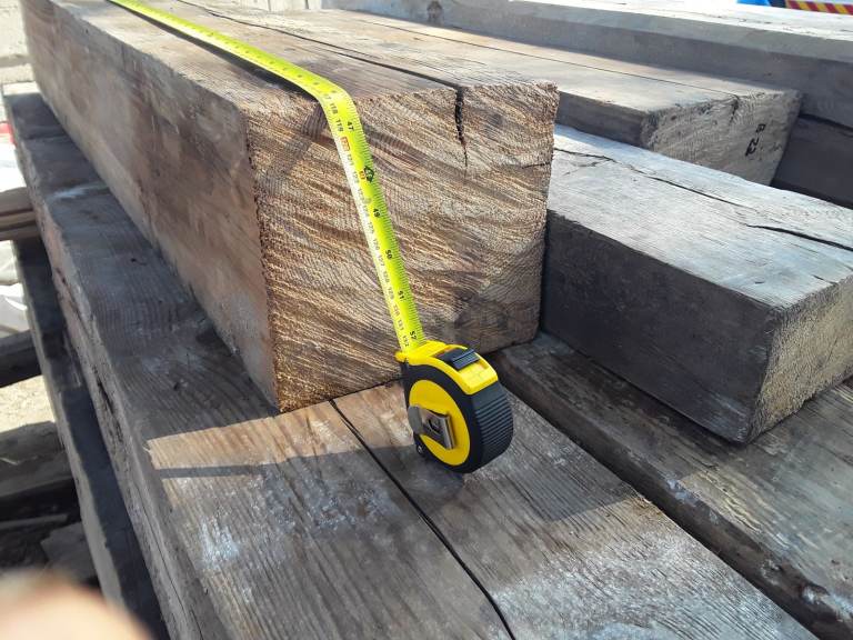 Reclaimed, 200 years solid pine beam. 3.9 foot long.