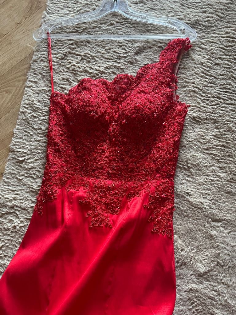 Red prom dress