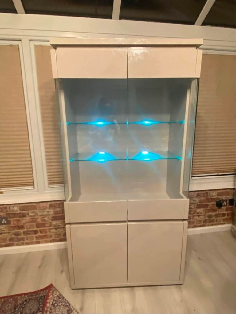 Elegant Casabella Display Cabinet with LED Lighting 
