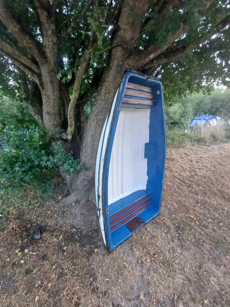 3.5hp out board and fibre glass dingy see discription 