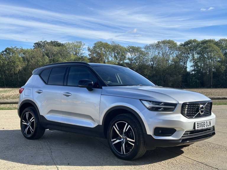 VOLVO XC40 2.0 R-Design D3 2018