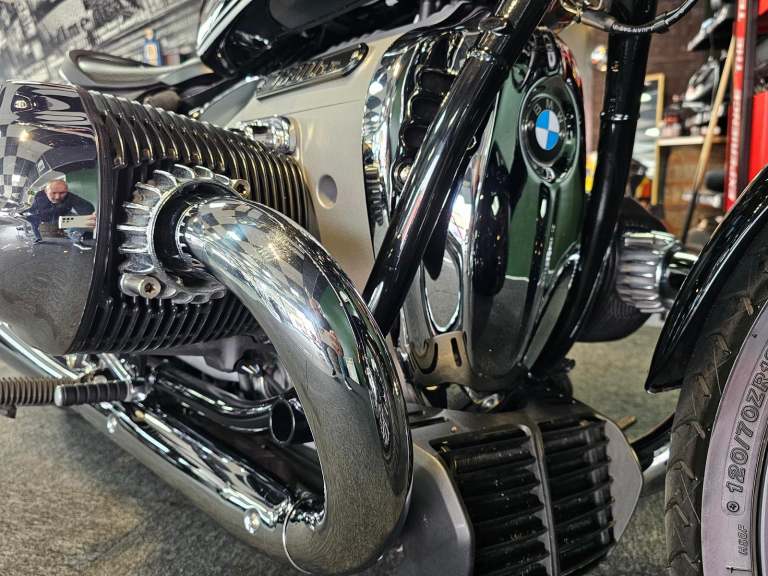 2021 BMW R 18 BOBBER 4,000 MILE'S 