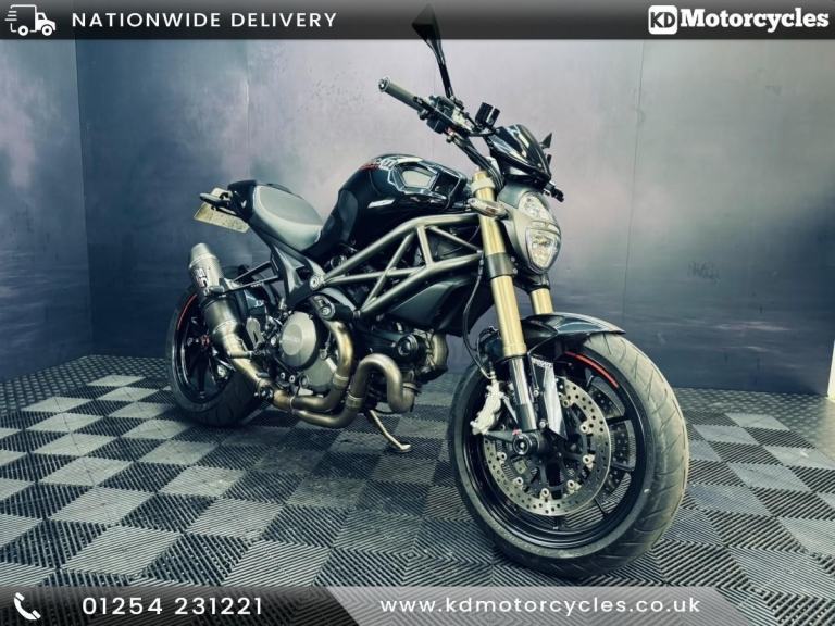 DUCATI Monster 1100 - Loaded with extras, free service MOT and warrenty,