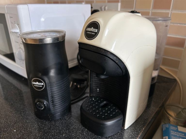 Lavazza espresso machine and milk frother 