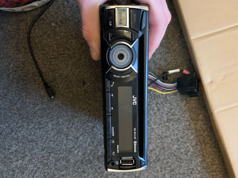 SELLING MY OLD CAR JVC RADIO 