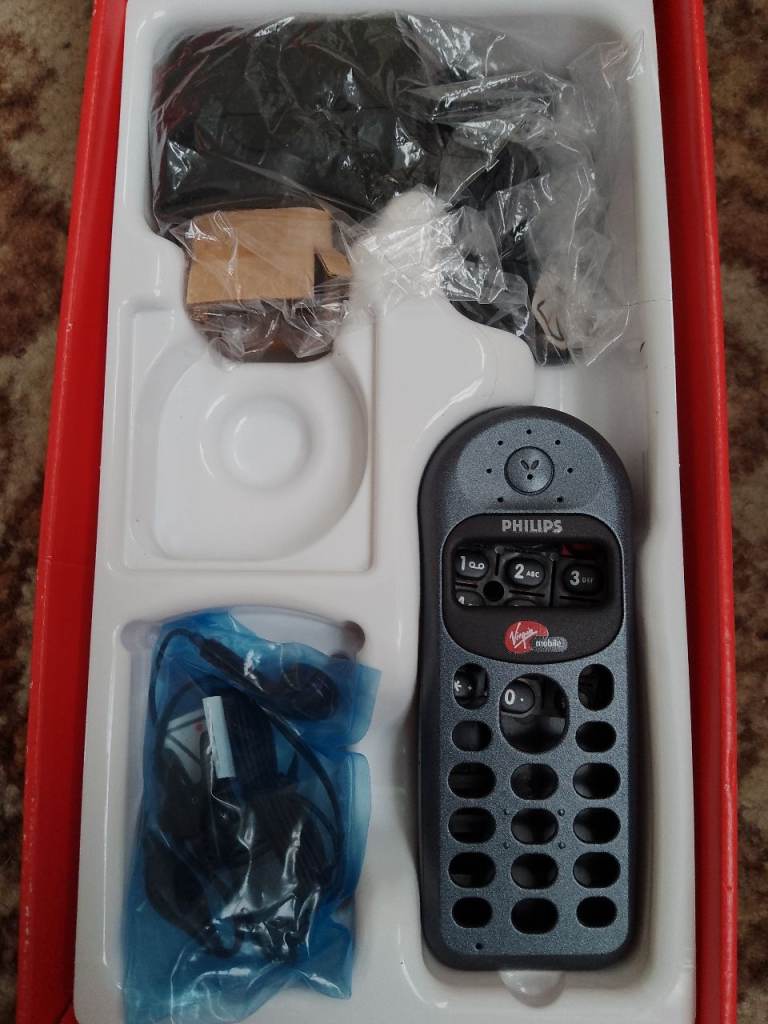 vintage Philips savvy spare case and charger earplugs New 