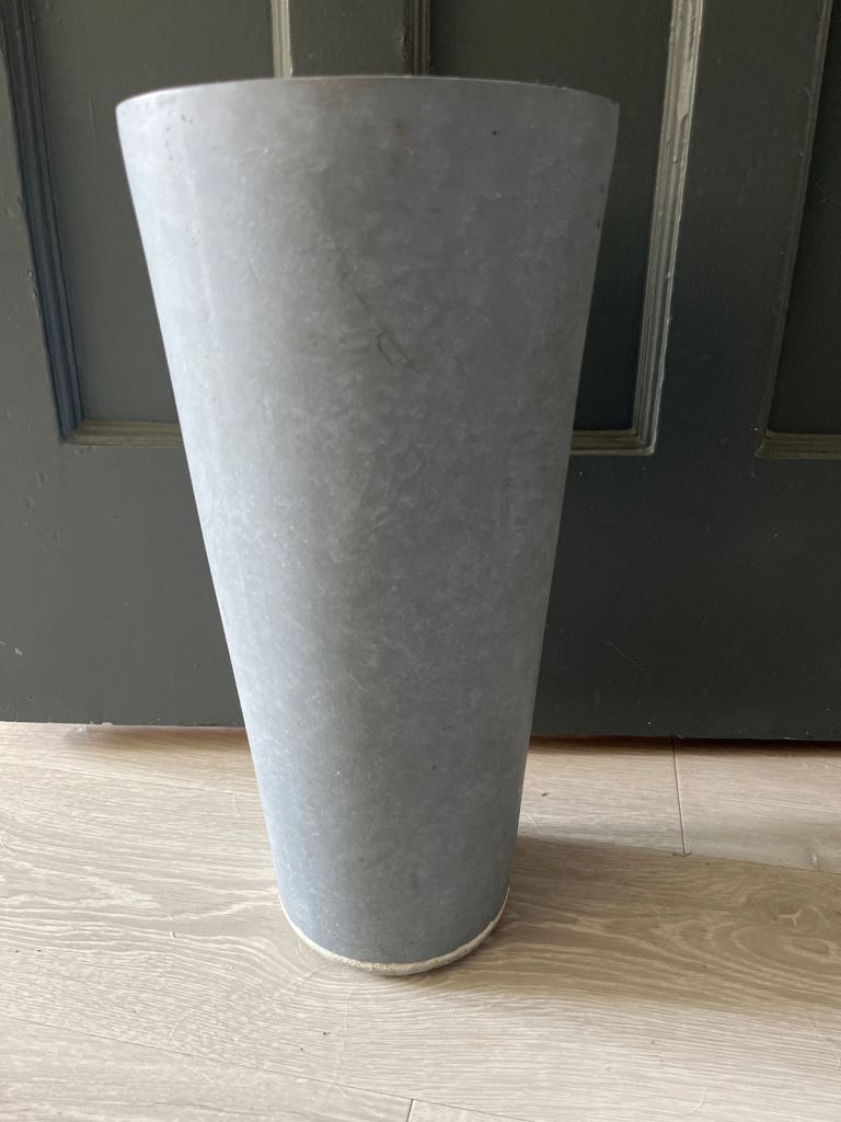 Tall stone anthracite grey garden plant pot 40cm