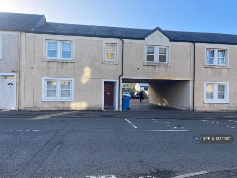 2 bedroom flat in Commercial Road, Strathaven, ML10 (2 bed) (#1332392)