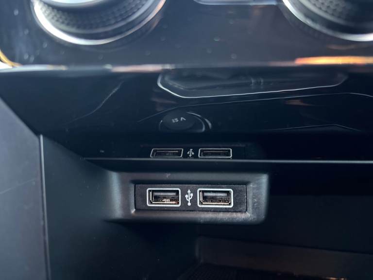 2019 Volkswagen T-Roc 2.0 TDI R-Line 5dr Hatchback DIESEL Manual