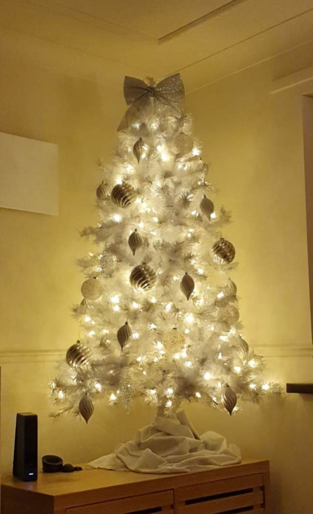 Balsam Hill Luxury 5ft White Christmas Tree With Fitted Lights And Decorations