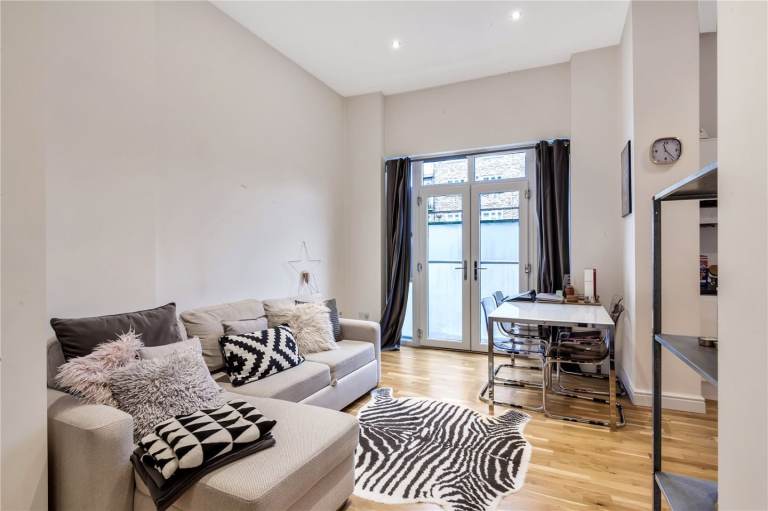 2-double bedroom flat on Stoke Newington