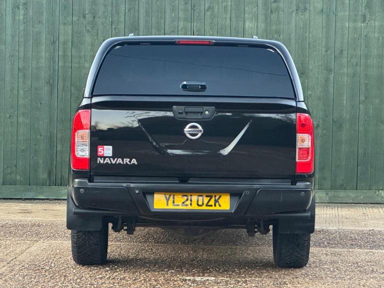 Nissan Navara 2.3 dCi N-Guard Auto 4WD Euro 6 4dr Diesel Automatic