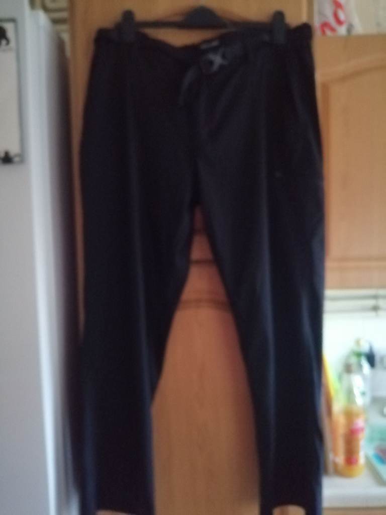 MENS BLACK  TROUSERS BY CRAGHOPPERS NEW SIZE 40 INCH WAIST REGULAR SOUTHSEA