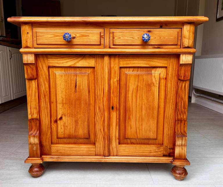 Solid Pine Wood Sideboard Cabinet with Two Drawers