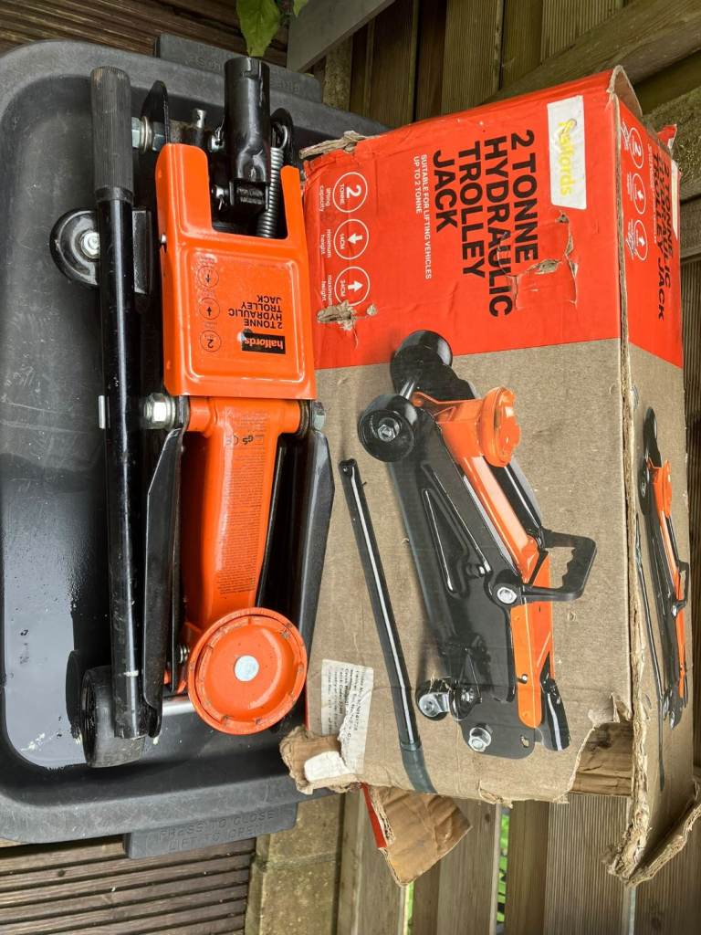 2 1/2 ton hydraullc jack