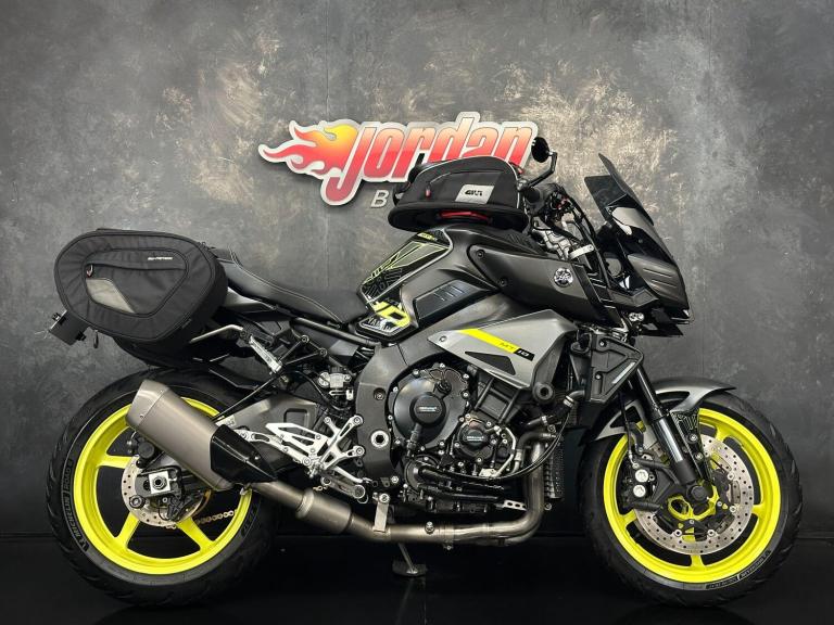 Yamaha MT-10 1000 Hyper-naked Petrol Manual Euro 4 (160 ps) Petrol Manual