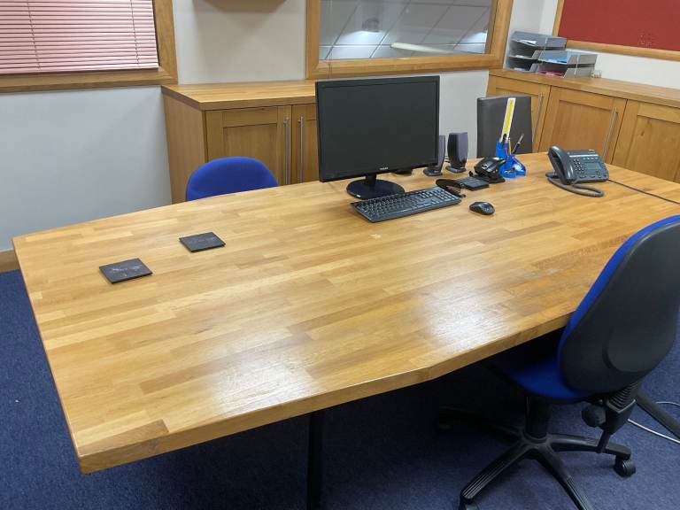 Town centre office to let