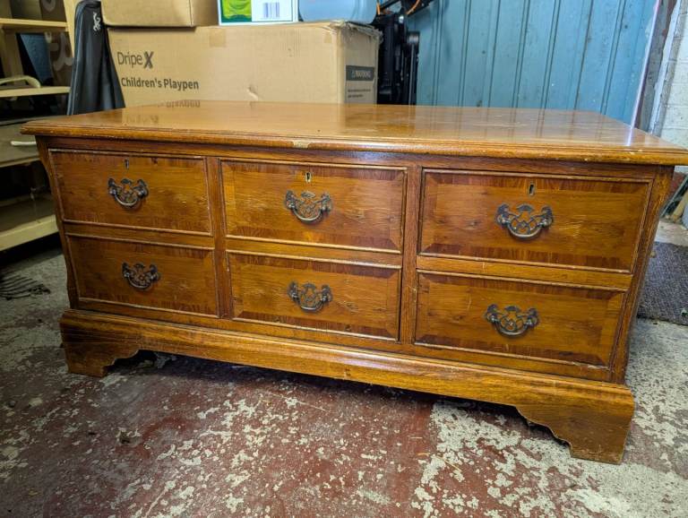 TV cabinet