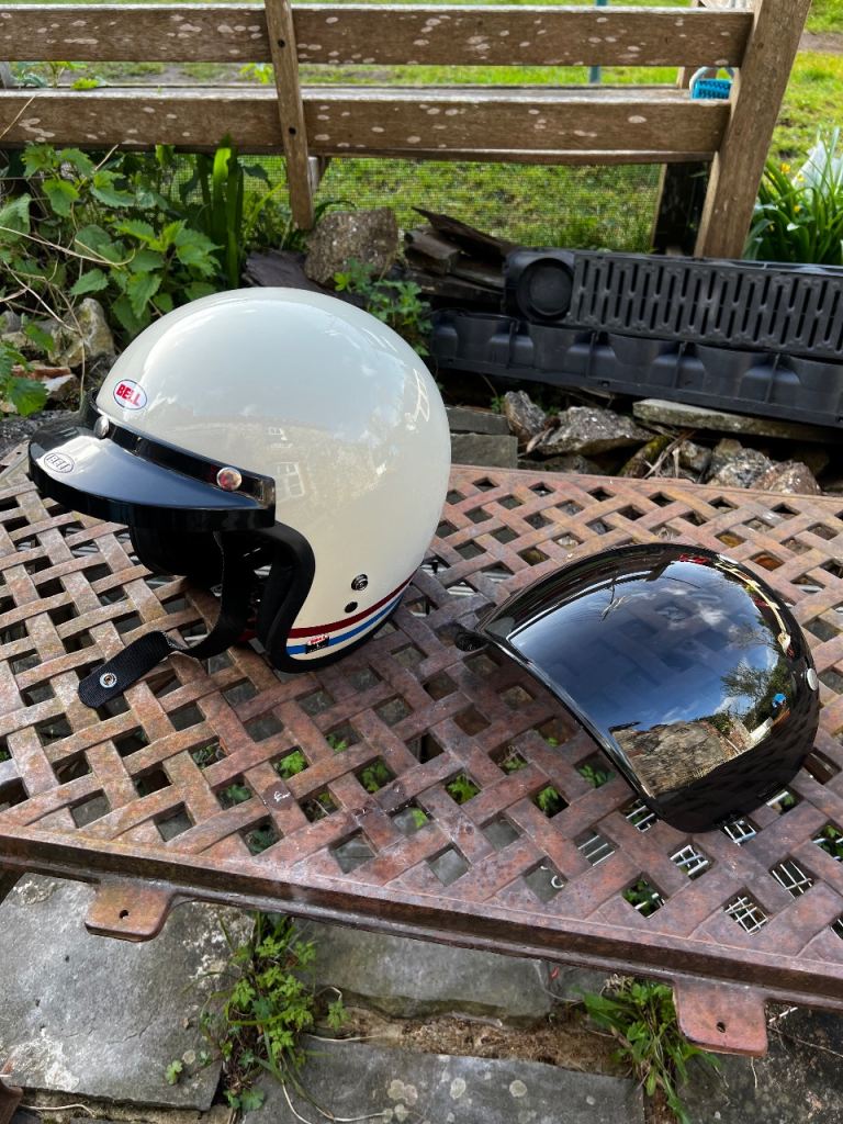 Motorcycle scooter Bell helmet with detachable face shield and sun peak