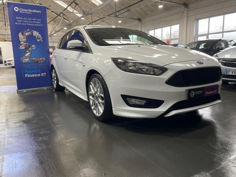 2016 Ford Focus 1.0T EcoBoost ST-Line Euro 6 (s/s) 5dr HATCHBACK Petrol Manual