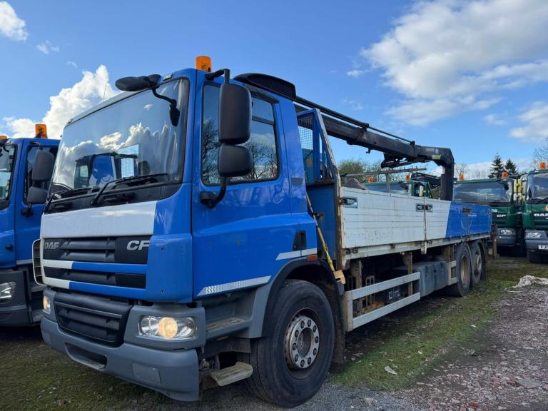 2013 DAF CF 75.310 26T DROPSIDE WITH HMF 1430 CRANE
