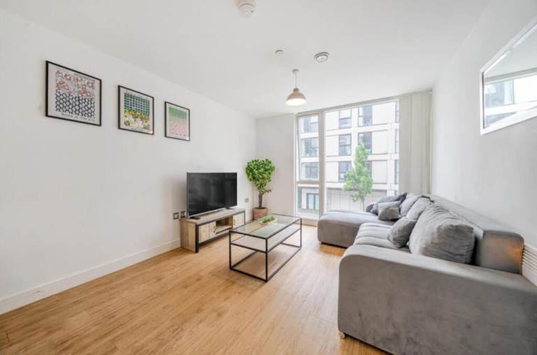2 Bedroom Central Manchester Apartment 