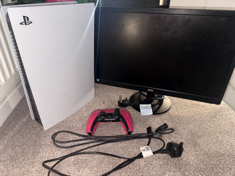 Playstation 5 and Monitor