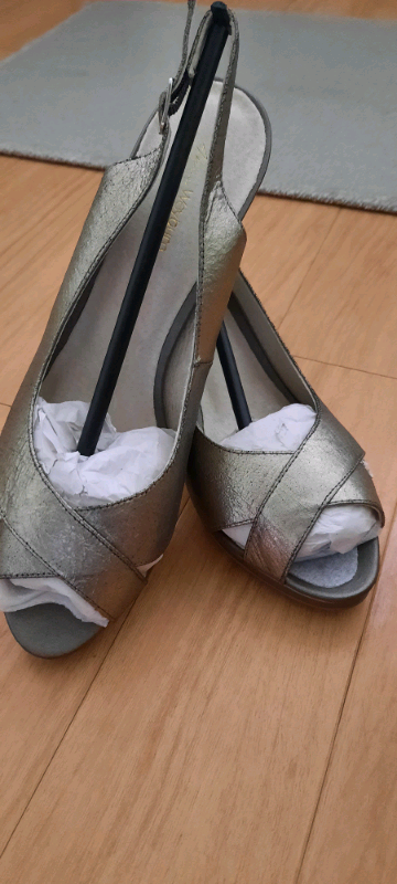 Ladies Ann Weyburn bronze leather slingback size 7 (41) new 