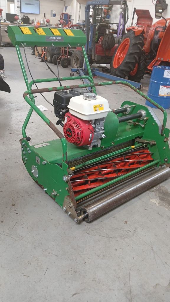 Dennis 860 Cylinder Lawn Mower – Fully Serviced, New Blade
