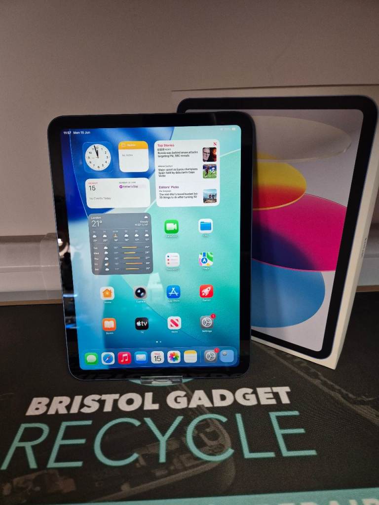 LIKE NEW! Apple iPad 11th Generation A16 Blue Wi-Fi 128GB