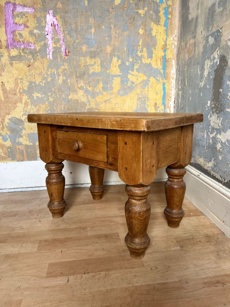 Solid wood side/coffee table 
