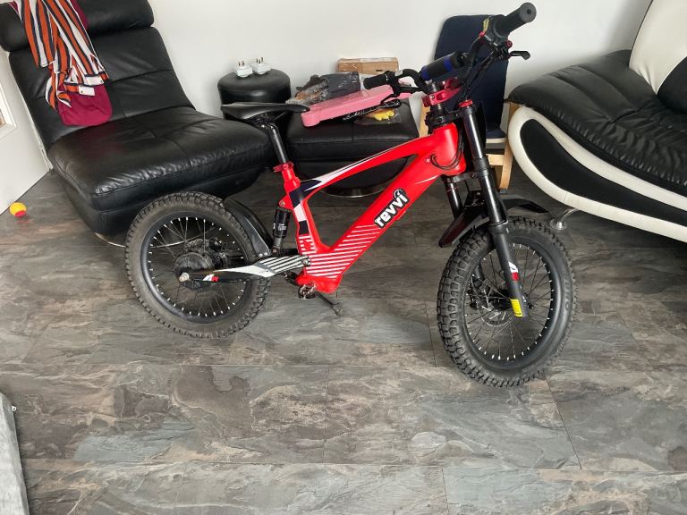 Revvi Electric Road Bike in RED - Good Condition