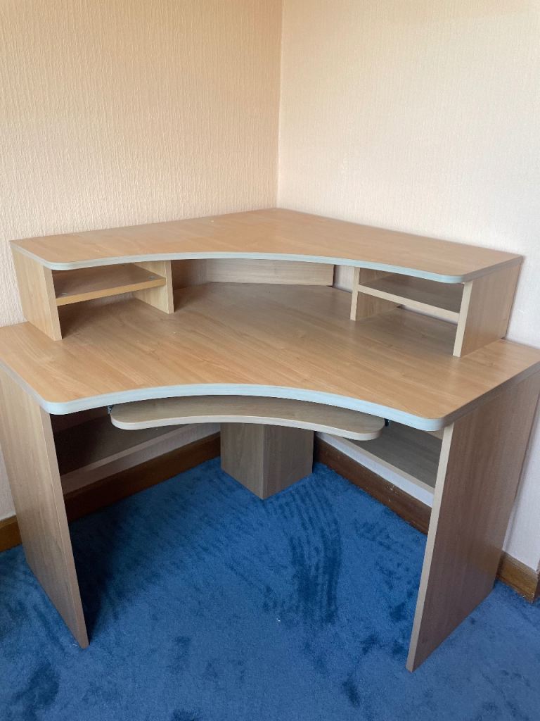 Free Desk and 3 drawer cabinet