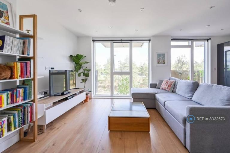 3 bedroom flat in Barrett House, London, E20 (3 bed) (#3032570)