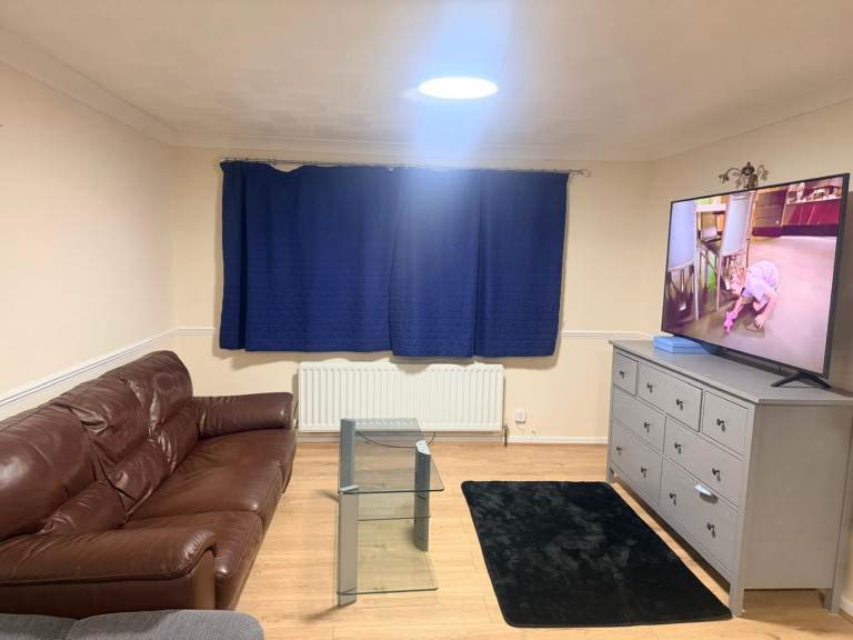 Single Room to let