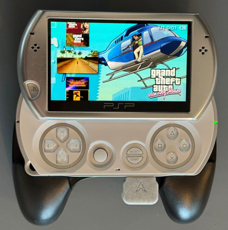 MINT! PSP Go white 128gb with all top games and accessories - READ DESCRIPTION!